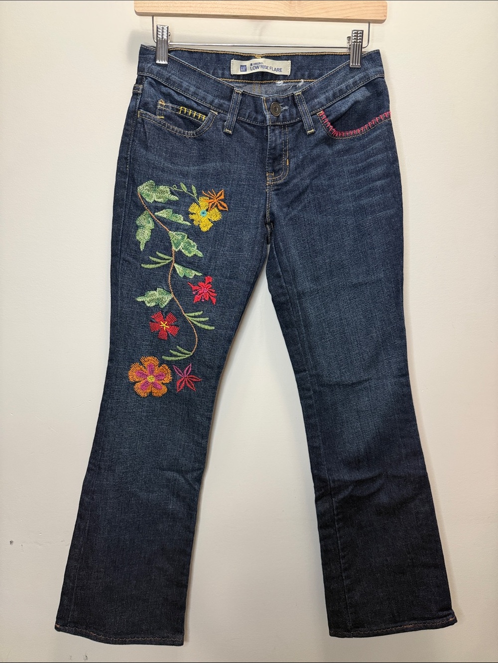 Y2K GAP Dark Blue Flare Jeans with Floral Embroidery Waist 26, L35, I28